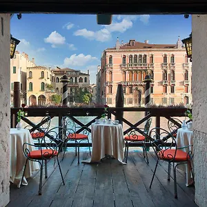 https://residenza-depoca-san-cassiano.hotelinveneto.com